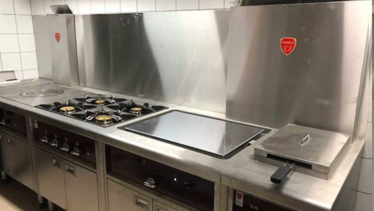 Cuisine professionnelle à E Caselle</br><i class="fas fa-map-marker-alt"></i> VENACO